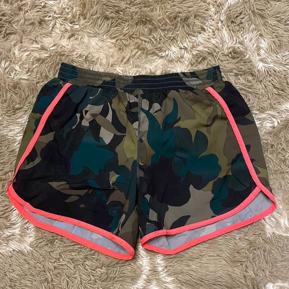 Old Navy, girls size 14, camouflage active wear shorts.